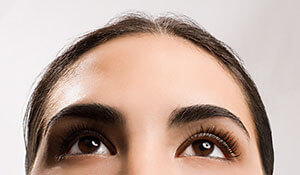 6 beauty tricks to hide a big forehead