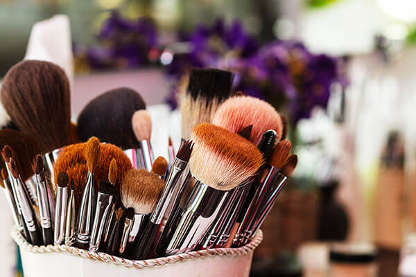 Pros And Cons of Makeup brushes