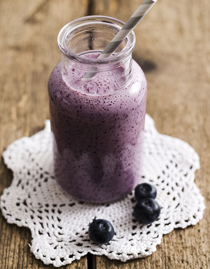 blueberry smoothies to fight acne 430x550