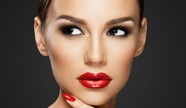 How to create fuller, plump lips using makeup