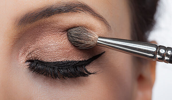 How to prevent eyeshadow fallout