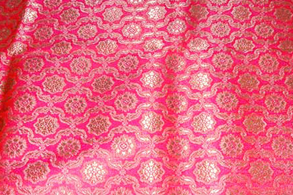 indian handlooms fabrics kanjeevaram tamil nadu 600x400