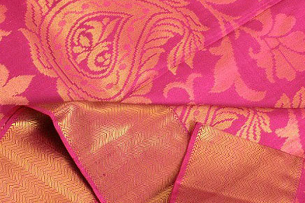 indian handlooms fabrics kanjeevaram tamil nadu 600x400