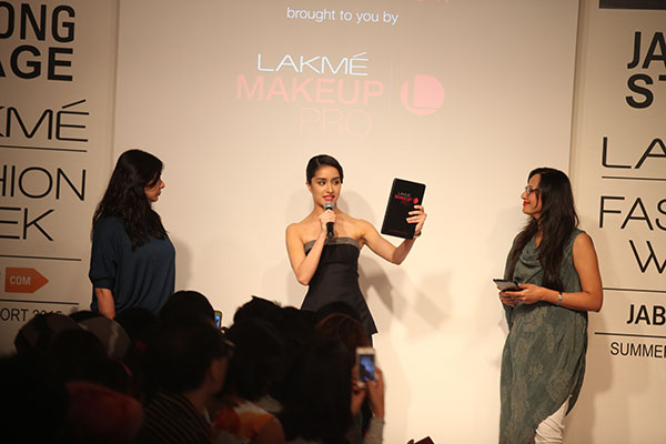 lakme virtual makeup pro app shraddha kapoor 600x400